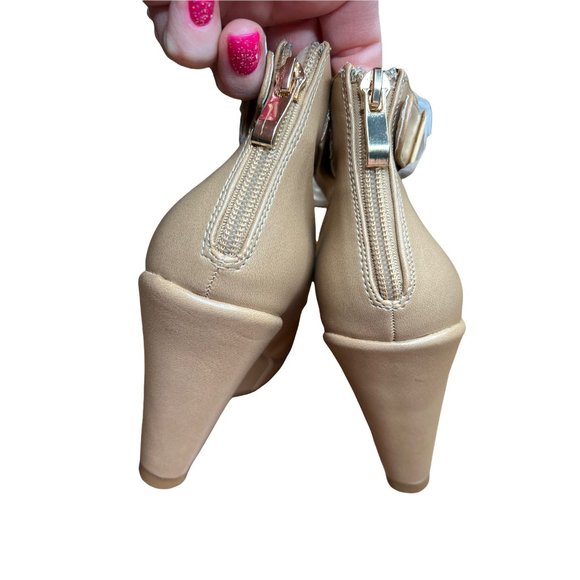 Dream Paris Tan Patent Leather Wedges Size 6 - Picture 3 of 3